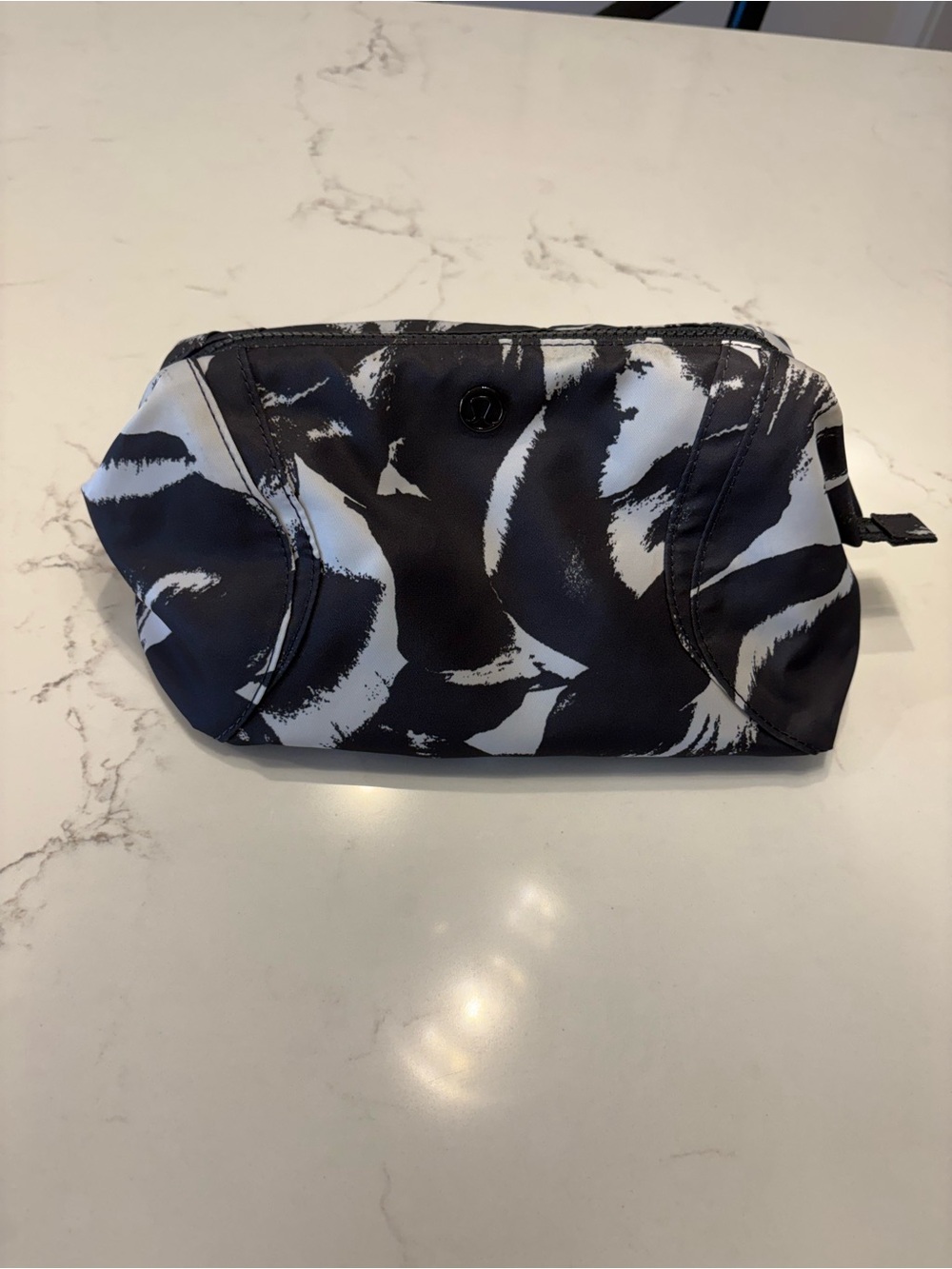 Lululemon makeup bag EUC